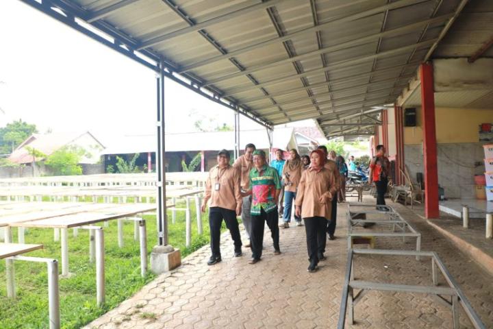 Rektor Kunjungan MBKM Proteksi di UMKM Robbani